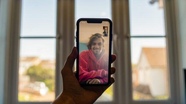 Come abilitare il contatto visivo per FaceTime su iPhone e iPad